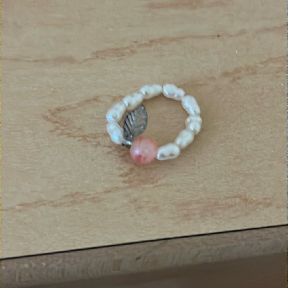 cute peach pearl ring 💍